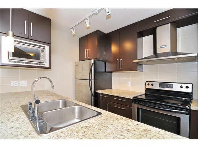 603 689 Abbott Street - Downtown VW Apartment/Condo, 1 Bedroom (V990155)