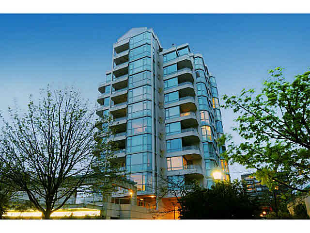 501 140 E 14th Street - Central Lonsdale Apartment/Condo, 2 Bedrooms (V1086957)