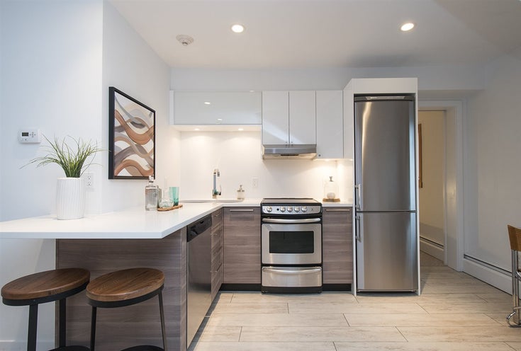 A&b 120 W 17th Street - Central Lonsdale Apartment/Condo, 2 Bedrooms (R2122220)