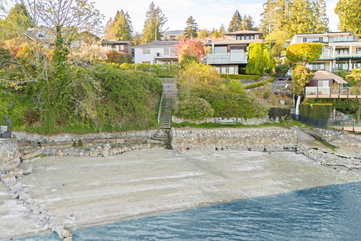 4489 Stonehaven Avenue - Deep Cove Single Family Residence for Sale, 3 Bedrooms (R2992518)