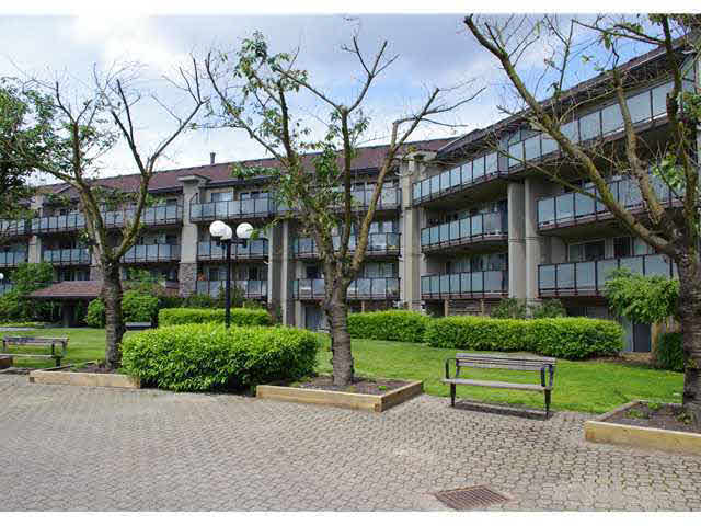 412 4373 Halifax Street - Brentwood Park Apartment/Condo, 1 Bedroom (V924979)