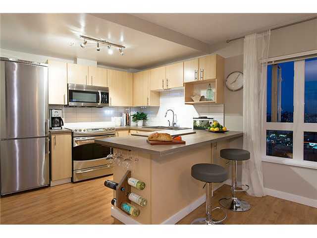 1101 121 W 15th Street - Central Lonsdale Apartment/Condo, 2 Bedrooms (V1038937)