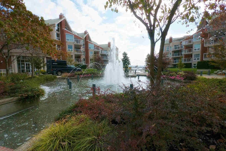 302 1240 Quayside Drive - Quay Apartment/Condo, 1 Bedroom (V997851)