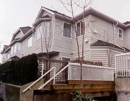 # 3 839 W 17TH ST - VNVHM Townhouse for sale, 3 Bedrooms (V414870)