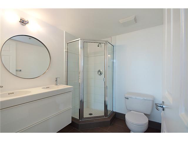 # 302 305 LONSDALE AV - Lower Lonsdale Apartment/Condo for sale, 2 Bedrooms (V893355)