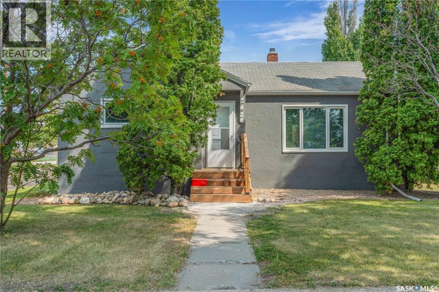 1492 95th STREET - North Battleford House for Sale, 3 Bedrooms (SK014042)