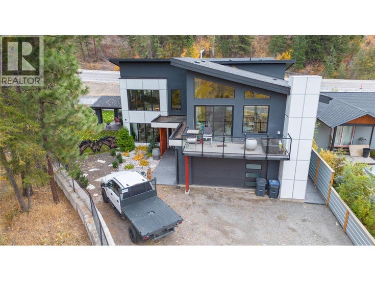 1015 Paquette Road - Chase House for Sale, 4 Bedrooms (10367099)