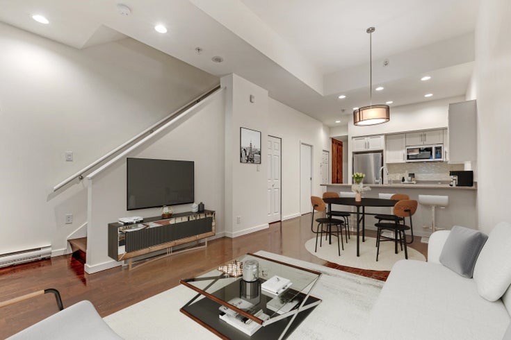 102 Regiment Square - Downtown VW Townhouse for Sale, 2 Bedrooms (R3022103)