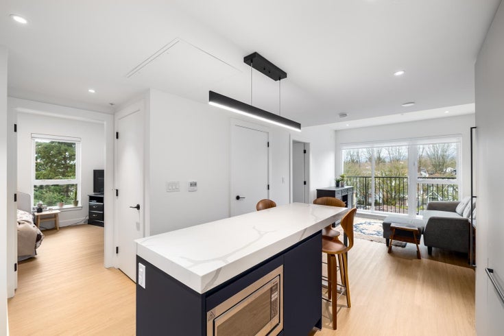509 - 2235 E Broadway - Grandview Woodland Apartment/Condo, 3 Bedrooms (R2993973)