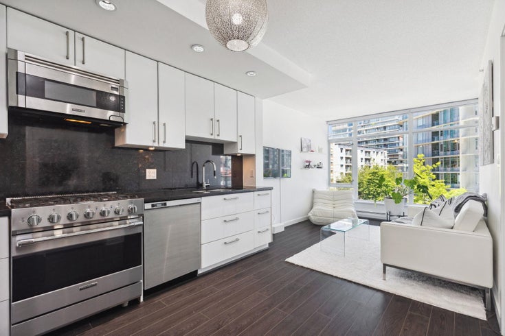 463 108 W 1ST AVENUE - False Creek Apartment/Condo, 1 Bedroom (R2903978)