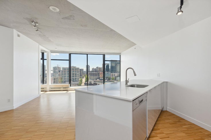 2107 128 W CORDOVA STREET - Downtown VW Apartment/Condo, 1 Bedroom (R2907182)