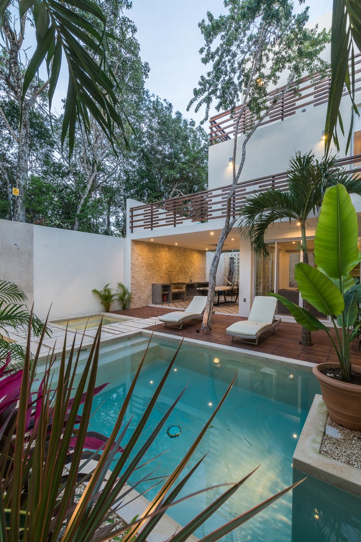 Your Investment Opportunity at Casa Leonardo, Tulum. SUPER HOST AIRBNB - ALDEA ZAMA House for sale, 4 Bedrooms 