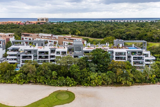 Nick Prize residences offers a excellent connection between golf and the beach.