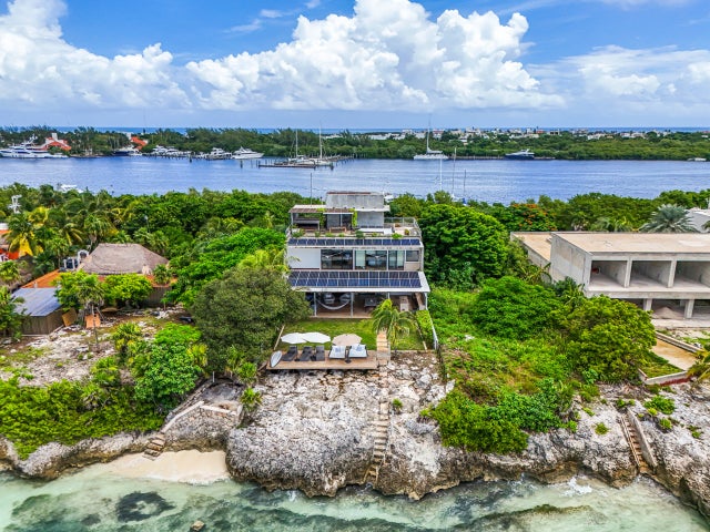 Your personal beachfront paradise in Cancun