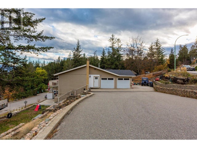 1572 Parkinson Road - West Kelowna House for sale, 6 Bedrooms (10328576)