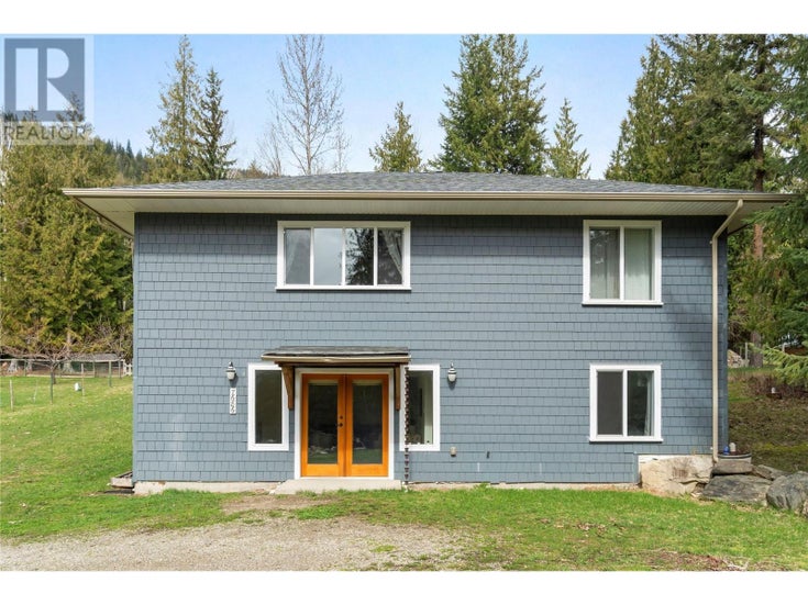 7686 Mountain Drive - Anglemont House for Sale, 3 Bedrooms (10343358)