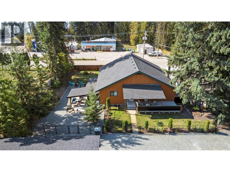 5327 Squilax Anglemont Road - Celista House for Sale, 6 Bedrooms (10360747)