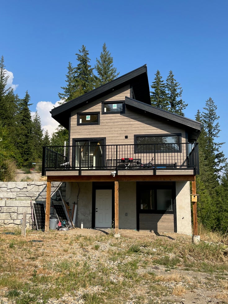 7426 Anglemont Way, Anglemont BC V0E 1M8 - Anglemont Single Family, 2 Bedrooms (10333785)