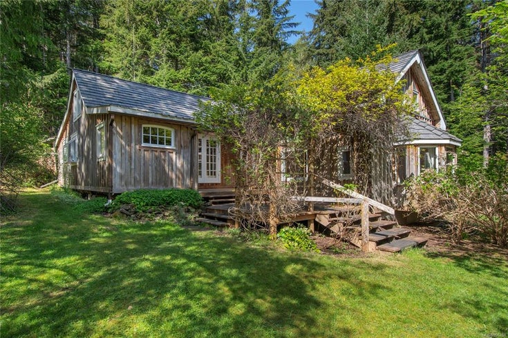 5240 Country Place - Isl Denman Island Single Family Residence(996788)