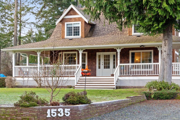 1535 & 1507 Baikie Rd - Isl Denman Island Single Family Residence for Sale, 3 Bedrooms (985996)