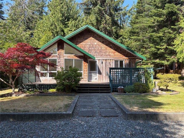 1655 Baikie Rd - Isl Denman Island Single Family Residence for Sale, 2 Bedrooms (1007985)