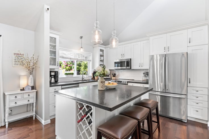 472 Riverview Crescent - Coquitlam East Single Family Residence for Sale, 3 Bedrooms (R3033963)