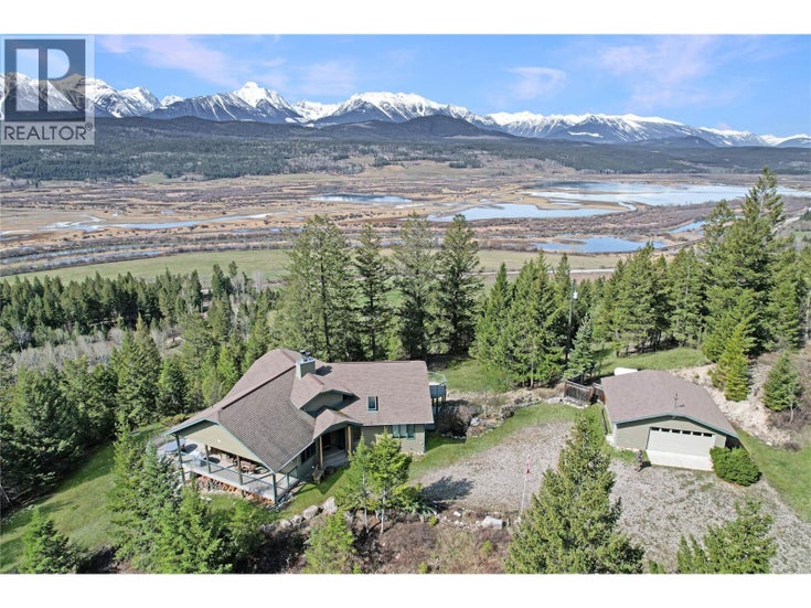 2360/2380 95 Highway - Spillimacheen House for Sale, 4 Bedrooms (2476294)