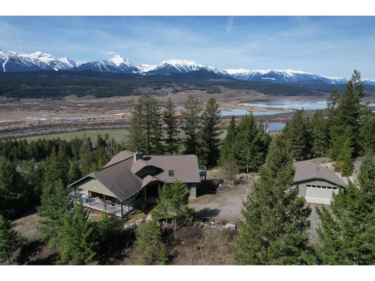 2360/2380 HIGHWAY 95 - Spillimacheen House for Sale, 4 Bedrooms (2476294)