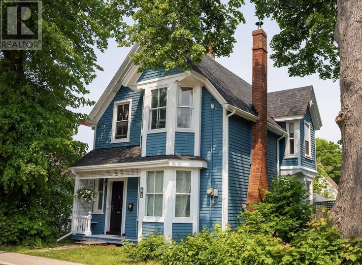 42 UPPER HILLSBOROUGH Street - Charlottetown House for Sale, 4 Bedrooms (202515752)