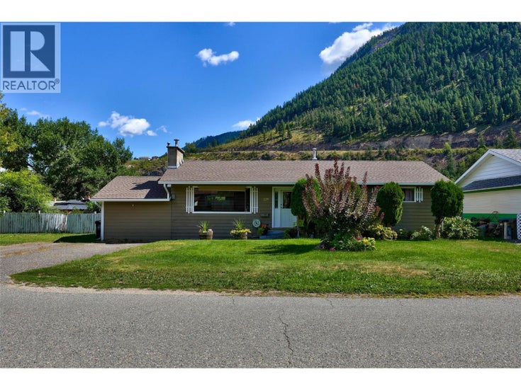 229 Lakeshore Drive - Chase House for Sale, 3 Bedrooms (10359782)