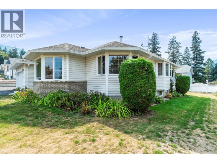 2081 13th Street SW - Salmon Arm House for Sale, 5 Bedrooms (10361121)