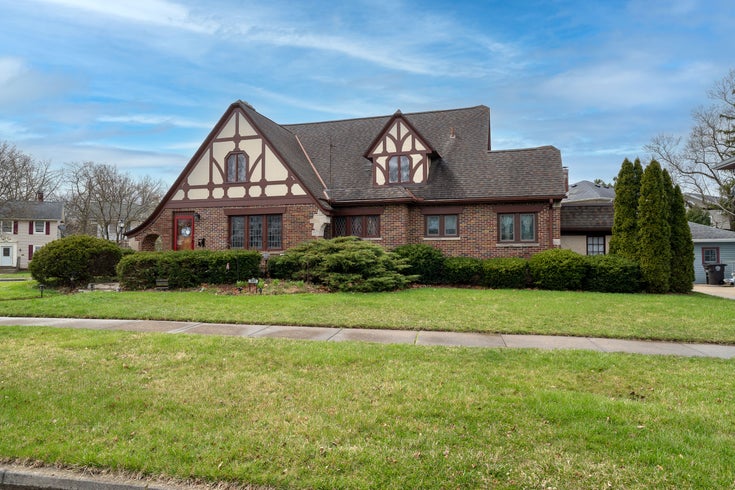 327 S Cornell Circle, Fort Wayne, IN 46807 - .21 Acre, Wayne Twp House, 4 Bedrooms (202414968)