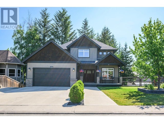 228 MURTLE Crescent - Clearwater House for Sale, 4 Bedrooms (10346115)
