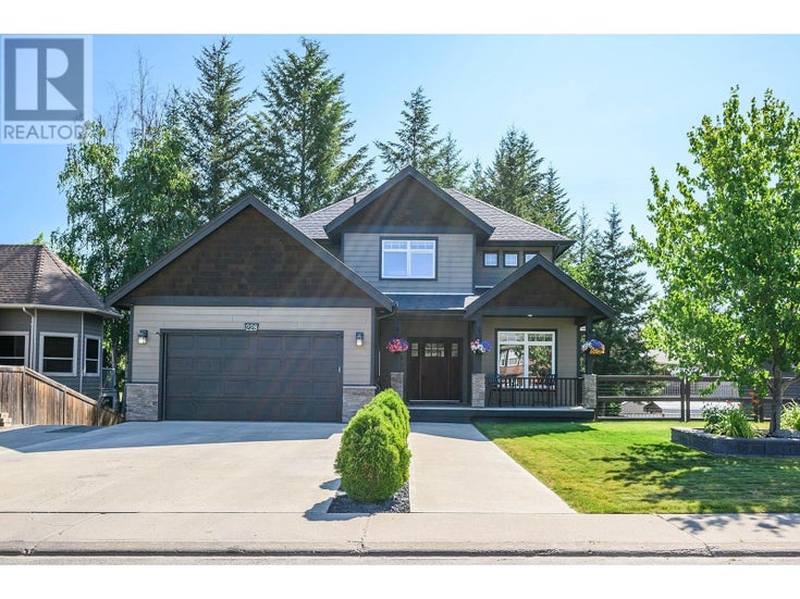 228 MURTLE Crescent - Clearwater House for Sale, 4 Bedrooms (10346115)