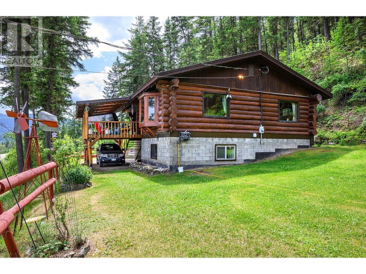 8489 YELLOWHEAD Highway - Little Fort House for Sale, 4 Bedrooms (10350688)