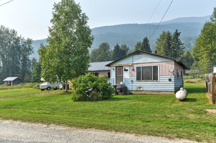 3771/3775 Diamond Drive, Blue River, BC - Blue River Single Family, 3 Bedrooms (171193)