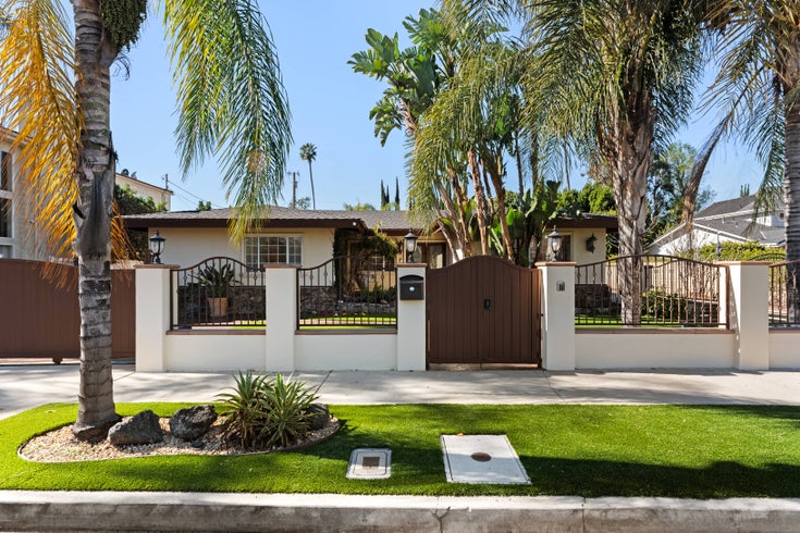 5235 Leghorn Ave - Sherman Oaks House for rent, 5 Bedrooms (PROPERTY AVAILABLE IMMEDIATELY)