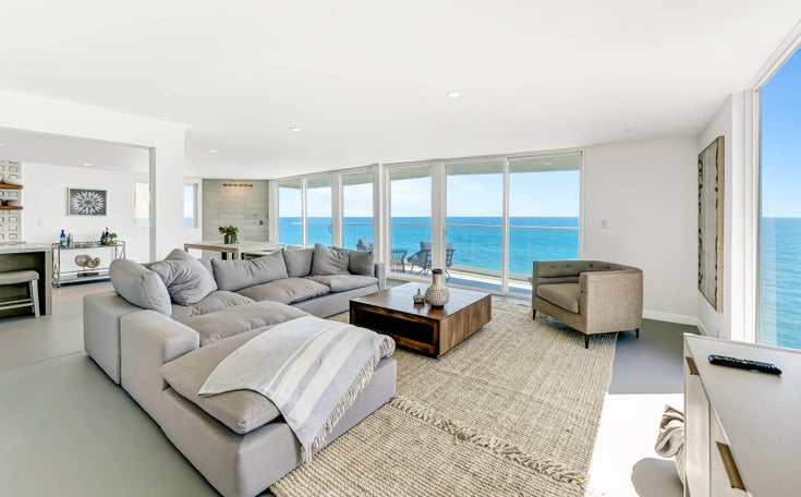 4-Bedroom House Living in Malibu for Rent | Harel Property Management - Malibu House for rent, 4 Bedrooms (PROPERTY AVAILABLE IMMEDIATELY)