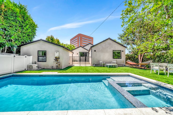 6743 Colgate Ave - West Hollywood House for rent, 5 Bedrooms (PROPERTY AVAILABLE - 19 AUG 24)