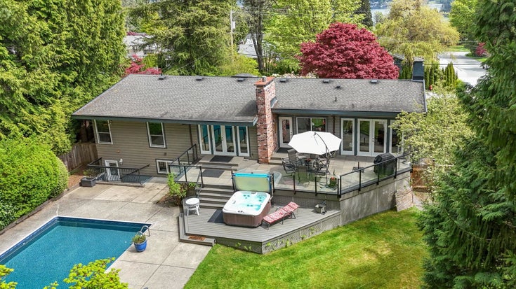 871 Fairway Drive - Dollarton Single Family Residence for Sale, 4 Bedrooms (R3056046)