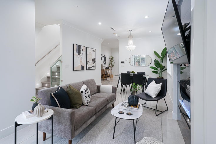 3216 Vimy Crescent - Renfrew Heights Half Duplex for Sale, 3 Bedrooms (R3071492)