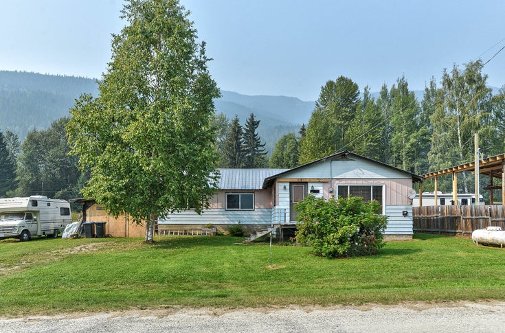 3771/3775 Diamond Drive, Blue River, BC - Blue River Single Family, 3 Bedrooms (171193)