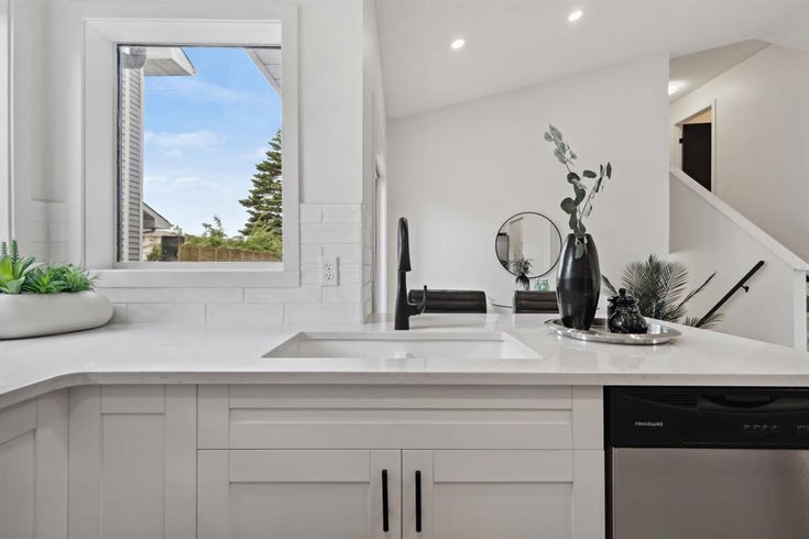 9029 21 Street SE - Riverbend Detached, 4 Bedrooms (A2229143)