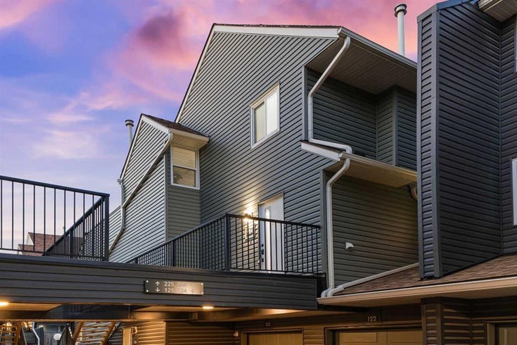 224, 35 Glamis Green SW - Glamorgan Row/Townhouse, 2 Bedrooms (A2242223)