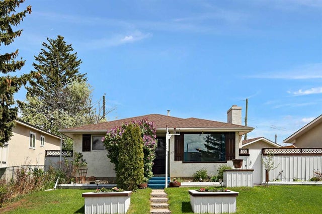 1271 Penedo Crescent SE - Penbrooke Meadows Detached, 5 Bedrooms (A2203510)