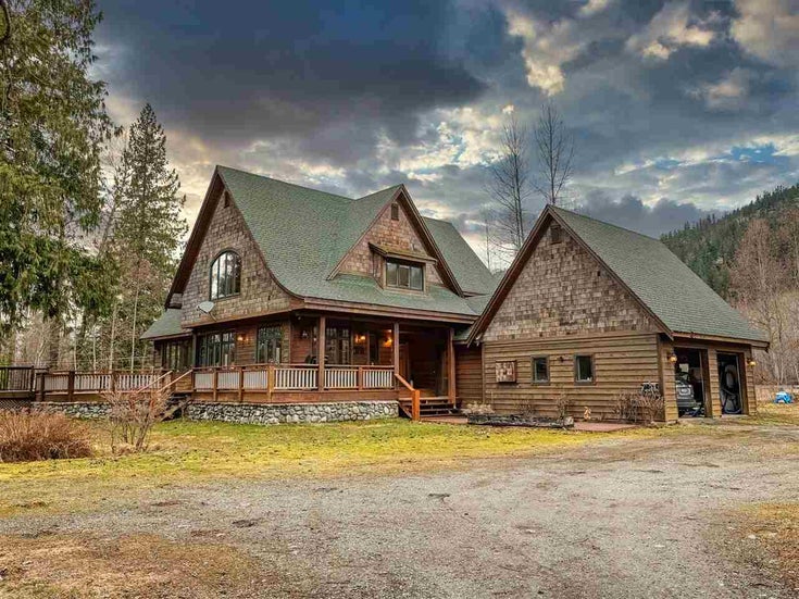 1911 Highway 99 - Pemberton House with Acreage for sale, 3 Bedrooms (R2554144)