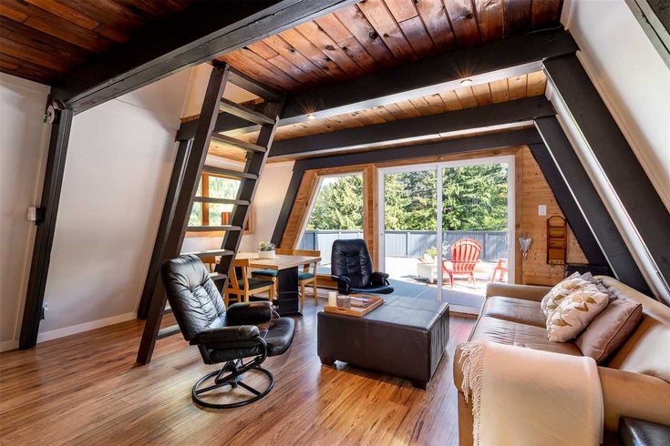 8409 Matterhorn Drive - Alpine Meadows House/Single Family for sale, 2 Bedrooms (R2380534)