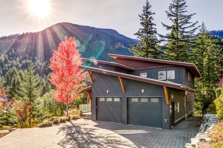 7457 Dogwood Street - Pemberton Single Family Residence for Sale, 6 Bedrooms (R2971348)