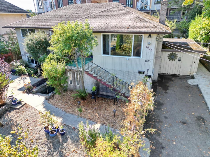 1023 Wychbury Ave - Es Esquimalt Single Family Residence, 6 Bedrooms (950152)