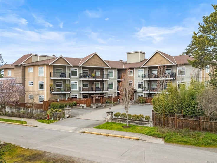 201 - 21 Conard St - VR Hospital Condo Apartment for Sale, 2 Bedrooms (995243)